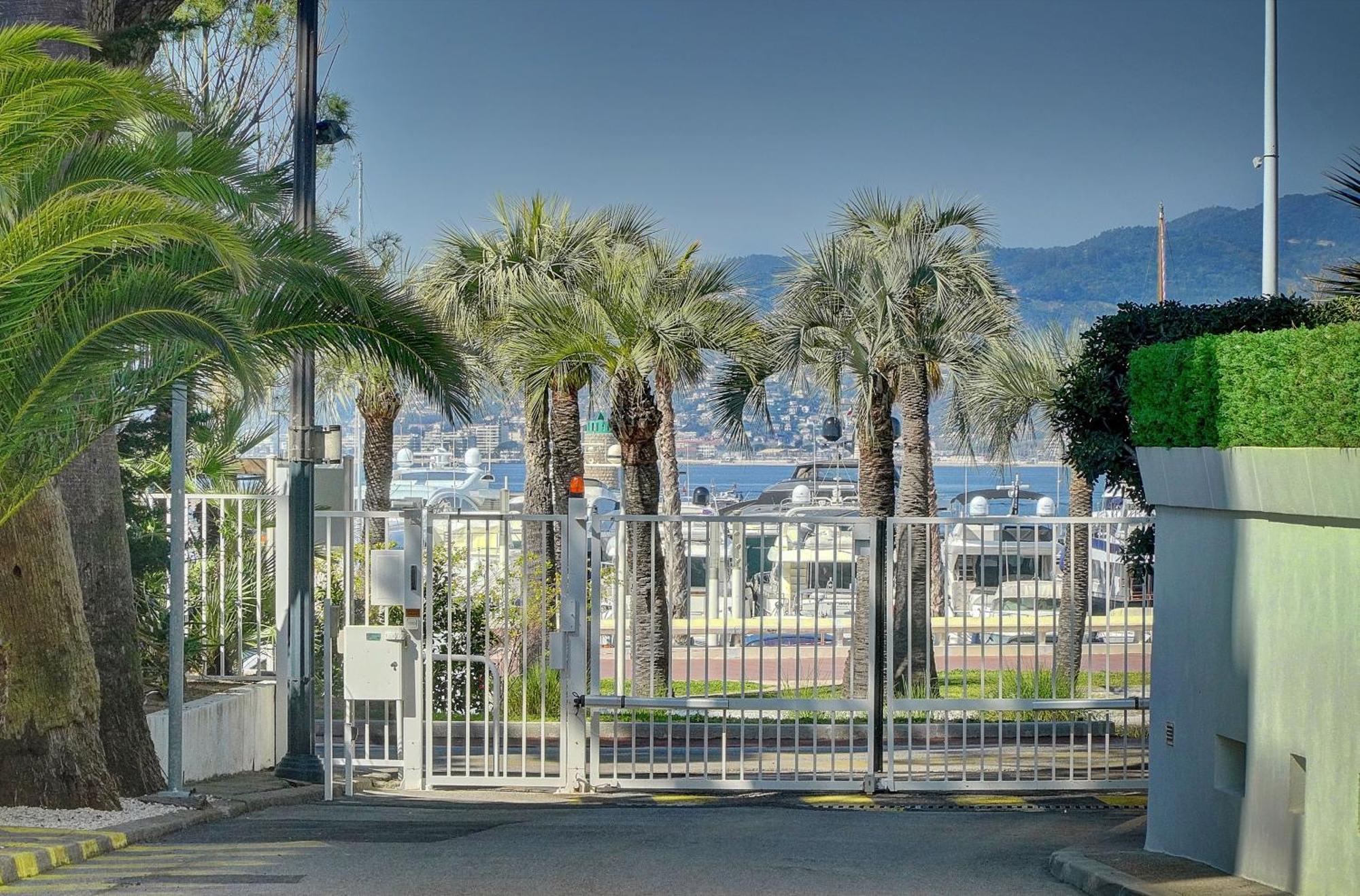 Le Palm - 100M Plage - Croisette - Verriere Cote D'Azur Cannes Exterior photo